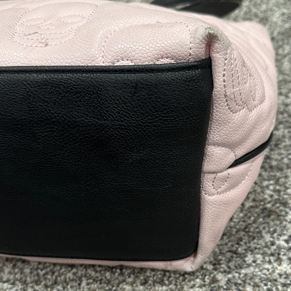 Betsey Johnson Light Pink Skull Tote - Picture 10 of 11